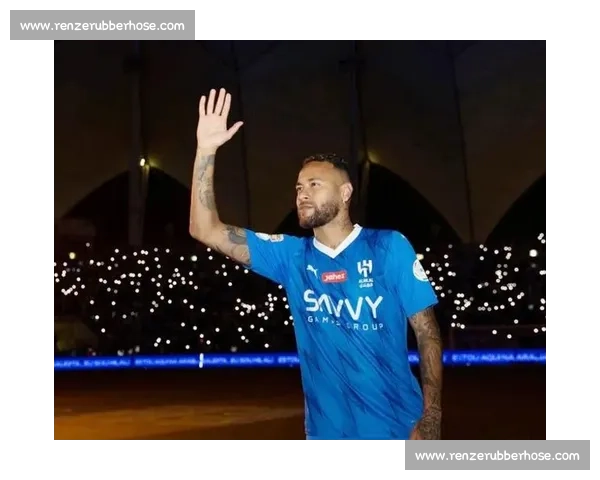 新月 CEO 力挺内马尔：重伤不后悔，品牌价值超预期